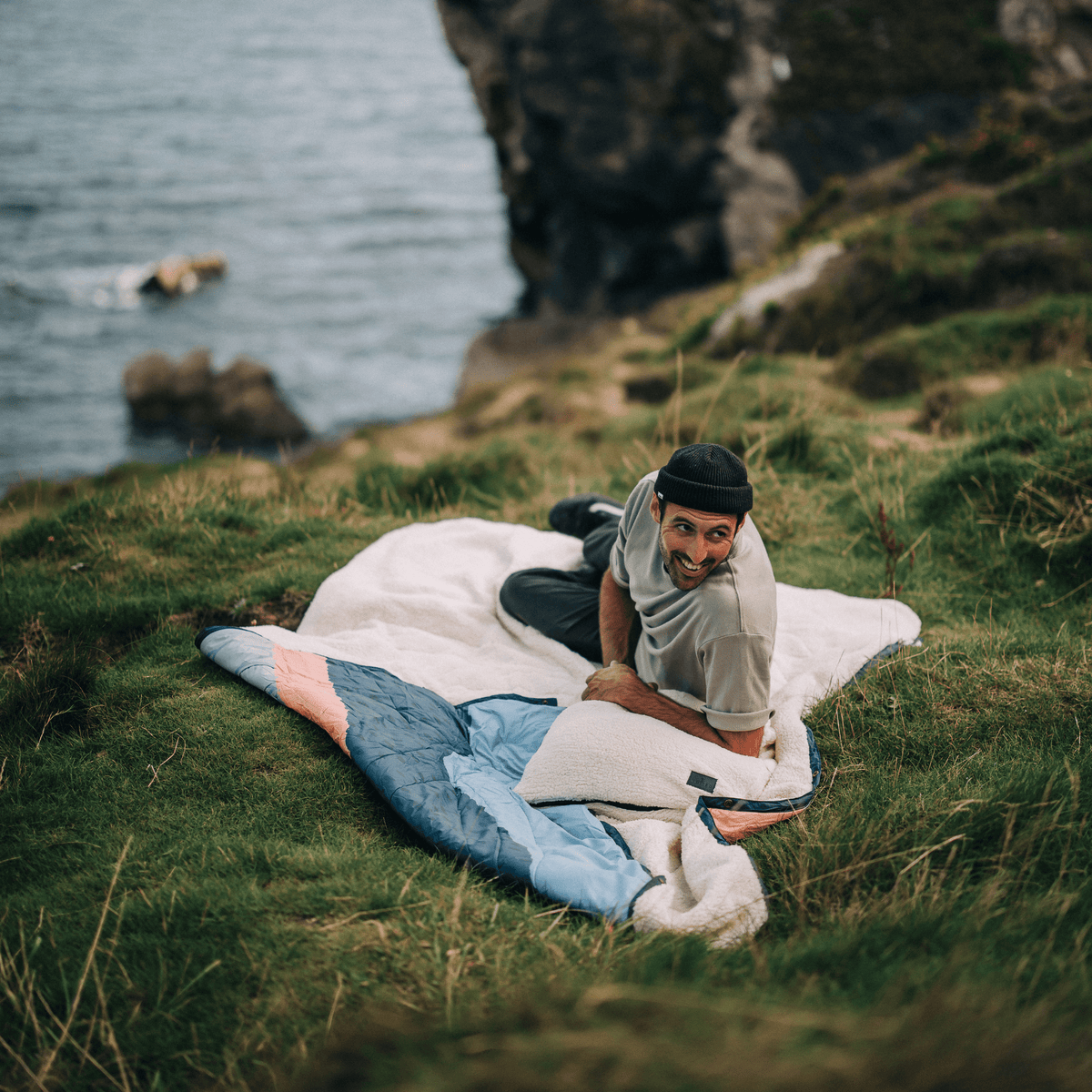 VOITED CloudTouch® Indoor/Outdoor Camping Blanket - Elemental Blankets VOITED