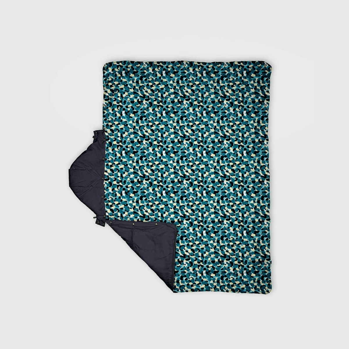 VOITED Recycled Ripstop Travel Blanket - An Tracks Blankets VOITED