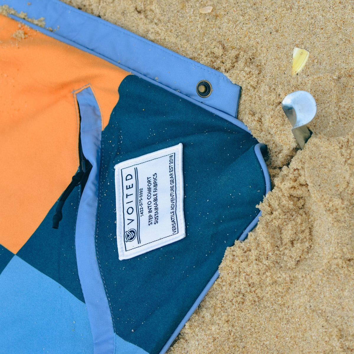 VOITED Compact Picnic & Beach Blanket - Cheeckers Blankets VOITED