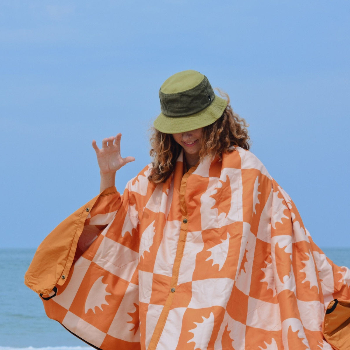 VOITED Compact Picnic & Beach Blanket - Concha Blankets VOITED
