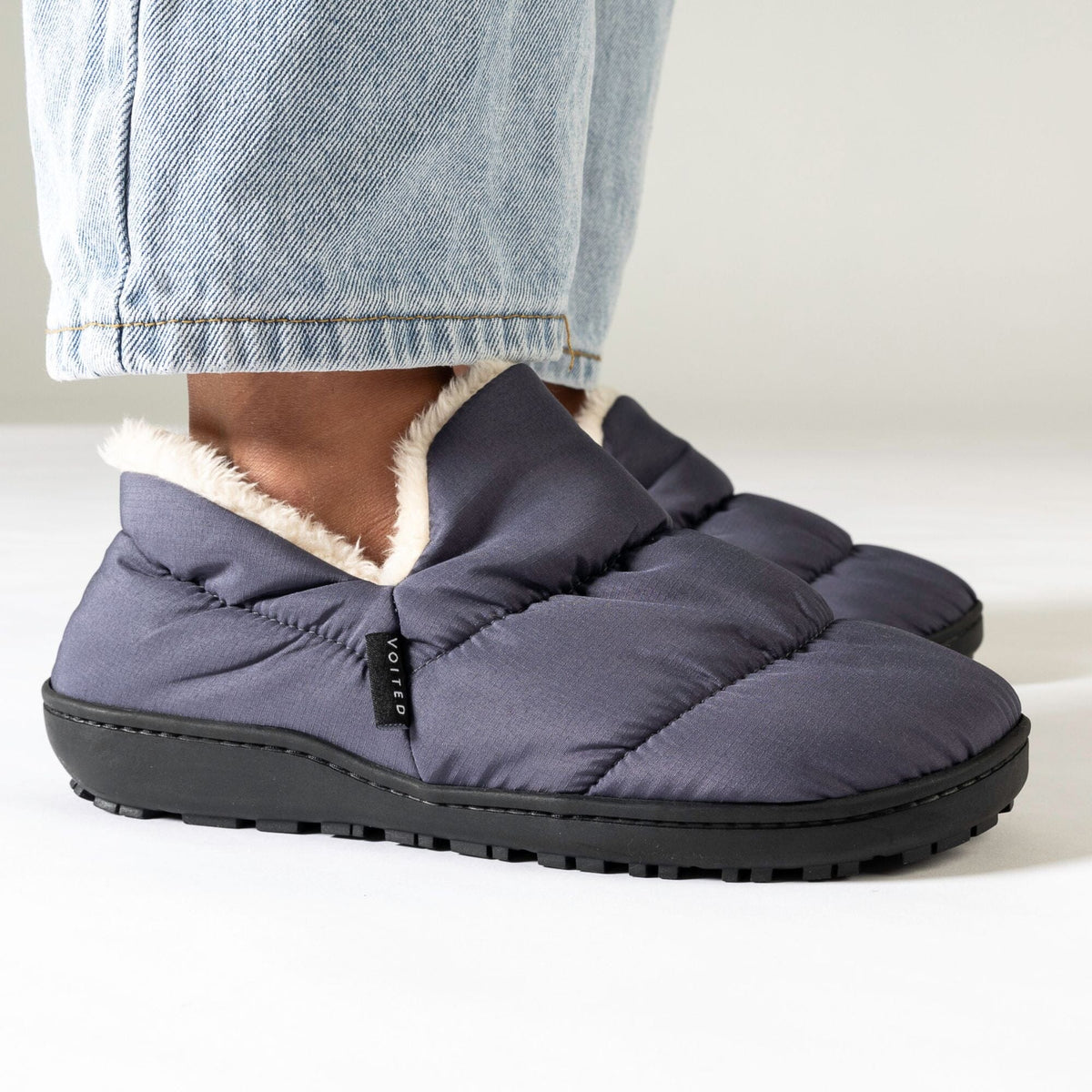 VOITED CloudTouch® Slippers - Lightweight, Indoor/Outdoor Fleece-Lined Camping Slippers - Graphite Footwear VOITED