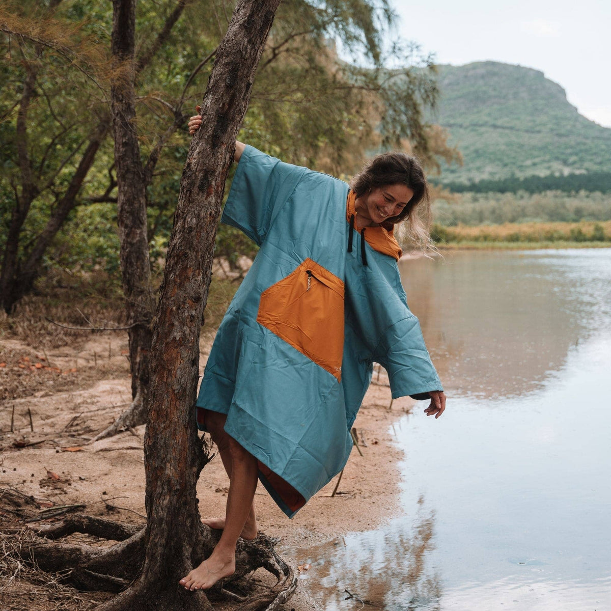 VOITED Micro Fleece Poncho - Mountain Spring/Sundial Changewear VOITED
