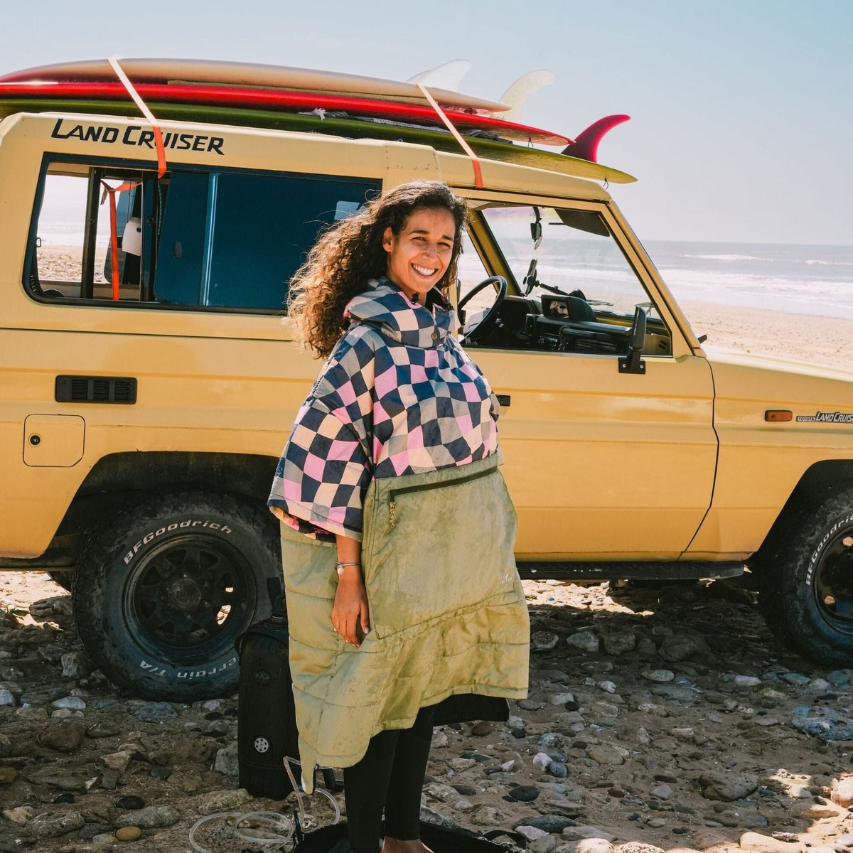 VOITED 3rd Edition Outdoor Poncho for Surfing, Camping, Vanlife & Wild Swimming - Wavecheck Changewear VOITED
