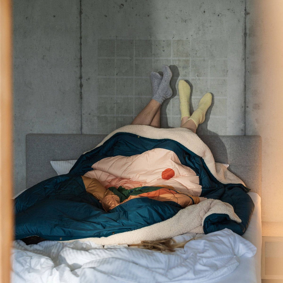 VOITED Queen CloudTouch® Indoor/Outdoor Camping Blanket - Day & Night Blankets VOITED