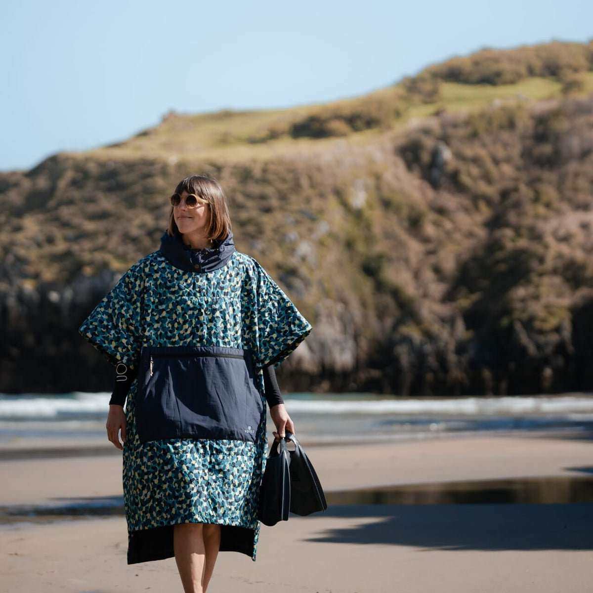 VOITED 2nd Edition Outdoor Poncho for Surfing, Camping, Vanlife & Wild Swimming - An Tracks Changewear VOITED