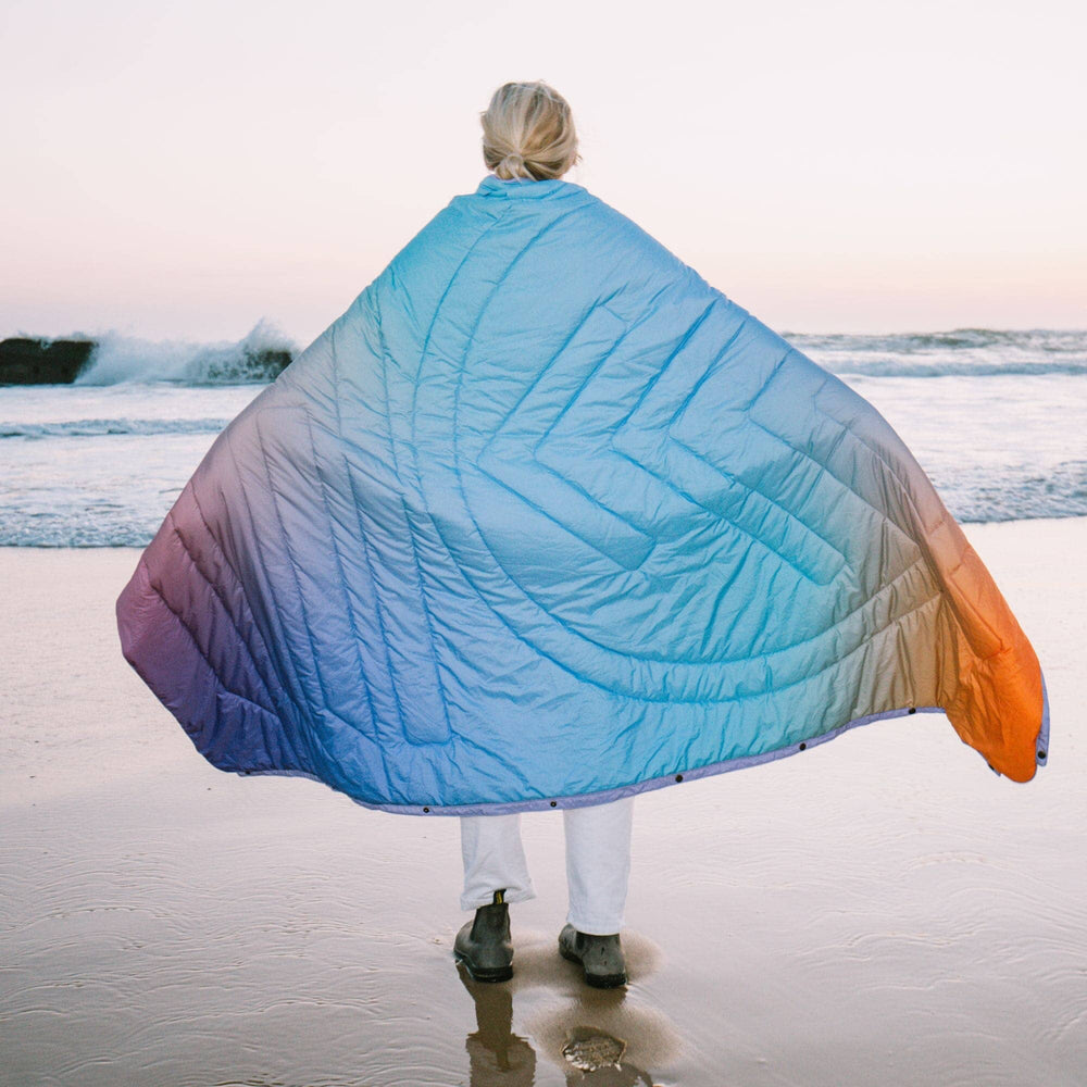 VOITED CloudTouch® Indoor/Outdoor Camping Blanket - Fuzzy Sunset