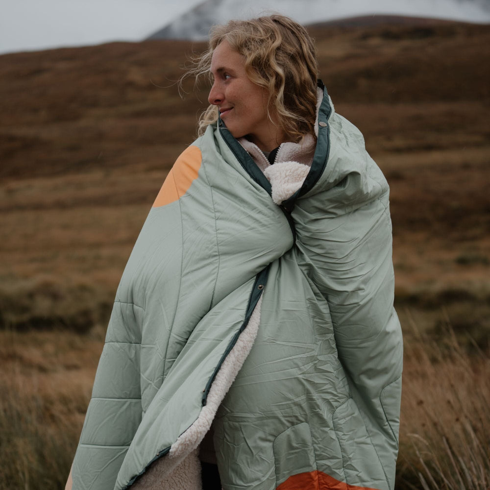 VOITED CloudTouch® Indoor/Outdoor Camping Blanket - Jasper / Tree Green