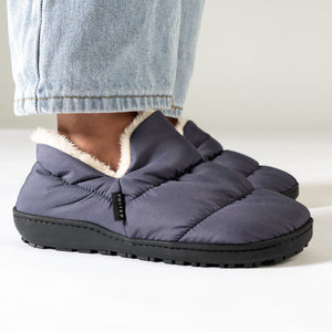 VOITED CloudTouch® Slippers - Lightweight, Indoor/Outdoor Fleece-Lined Camping Slippers - Graphite Footwear VOITED 