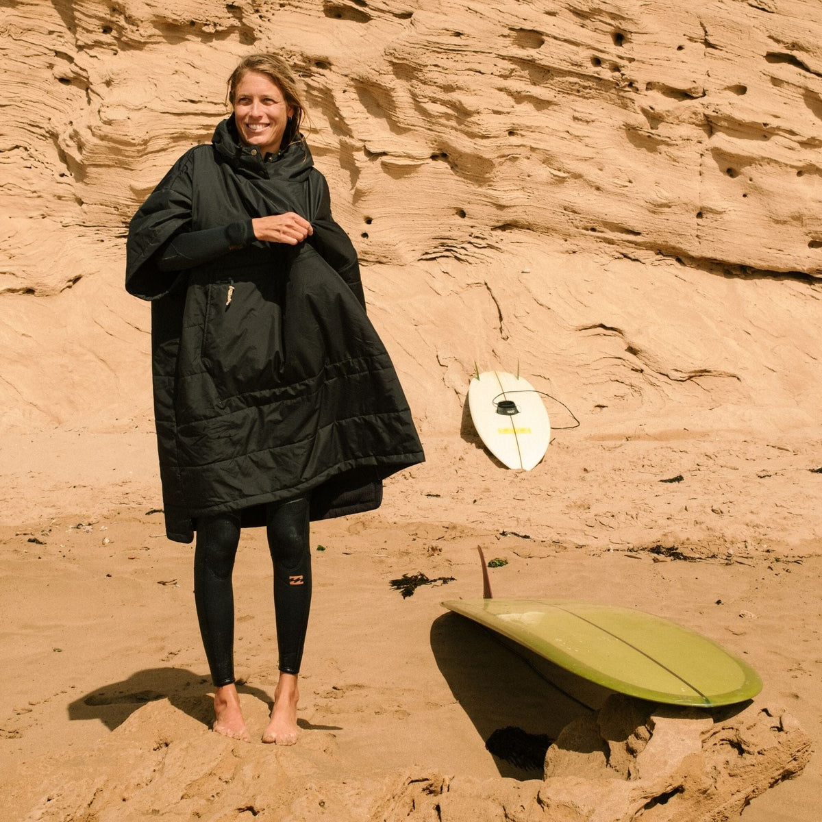 VOITED 3rd Edition Outdoor Poncho for Surfing, Camping, Vanlife & Wild Swimming - Black Changewear VOITED 