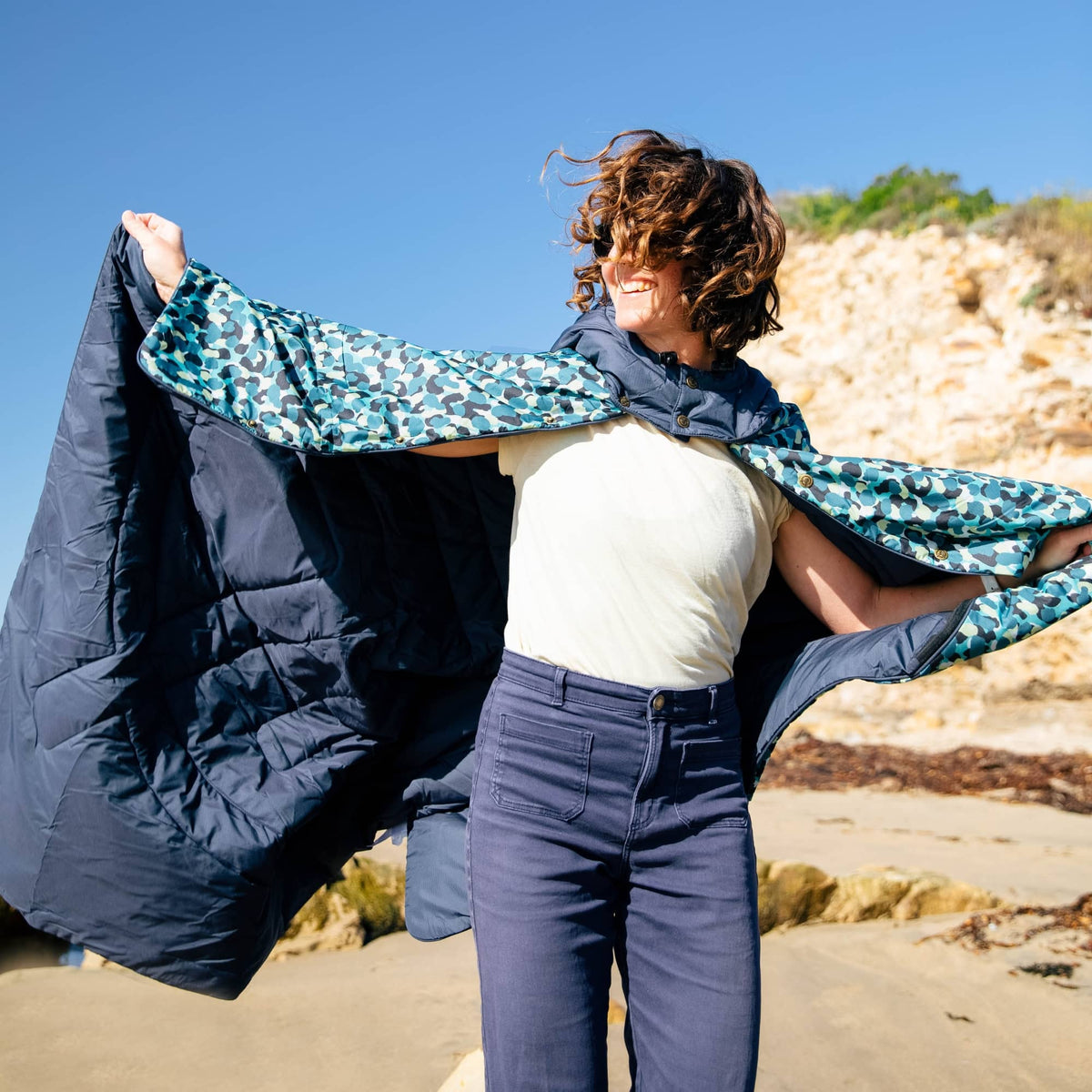 VOITED Recycled Ripstop Travel Blanket - An Tracks